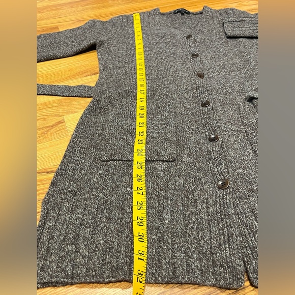 100% Lambswool cardigan, size Small - Picture 5 of 7